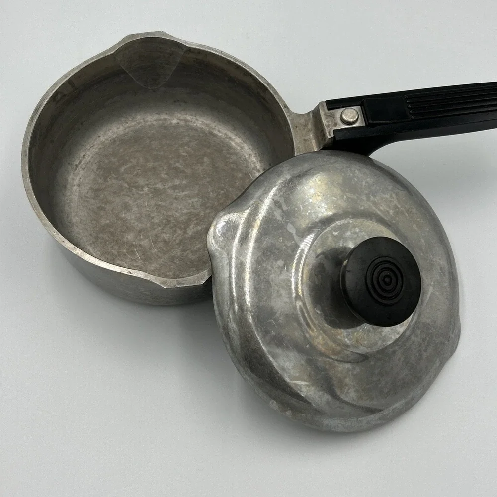 Vintage Magnalite 1 Qt Quart Sauce Pan Double‎ Spout Silver Made In USA Cookware
